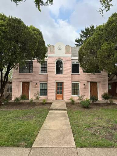 Main picture of 826 N Clinton Ave
