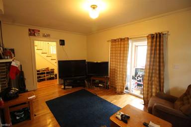 Main picture of 76 Gordon St