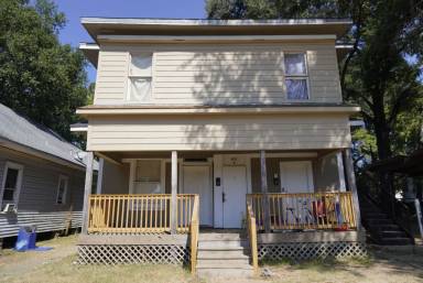 Main picture of 426 Merrick St