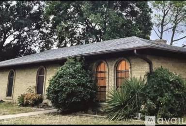 Main picture of 3701 W Rochelle Rd