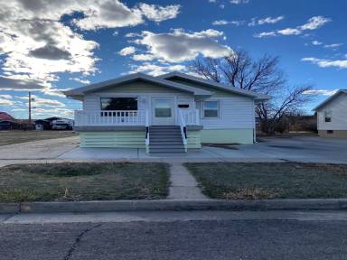 Main picture of 132 S Elk St