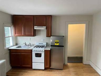 Main picture of 1126 Main St