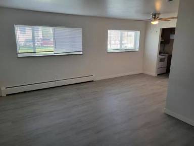 Main picture of 5605 W Warren Ave