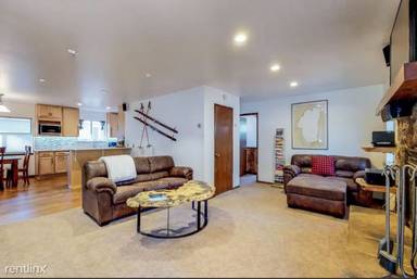 Main picture of 889 Tallac Ave