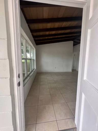 Main picture of 32 Mountain Dr