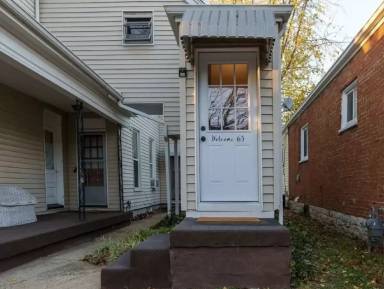 Main picture of 65 Vine St