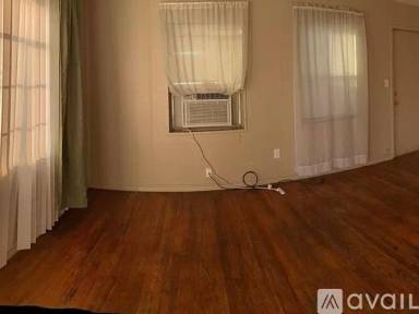 Main picture of 502 1/2 N Mesa St