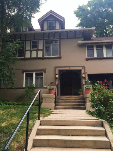 Main picture of 920 N Pennsylvania St