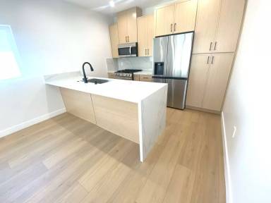 Main picture of 4641 W 130th St