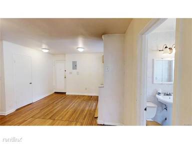 Main picture of 419 W 34th St