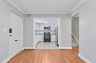 Main picture of 6532 Pasteur Ct
