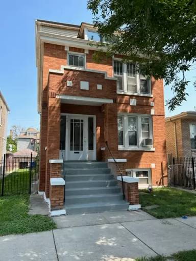 Main picture of 4011 S Talman Ave