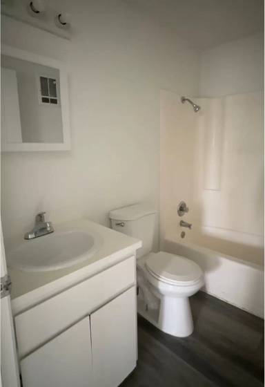 Main picture of Brass Lamp Apartments - 27