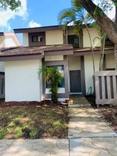 Main picture of 9267 SW 1st St