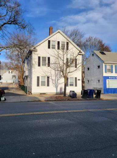 Main picture of 120 Boston St