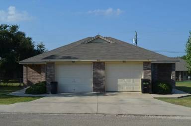 Main picture of 922 Rosewood Dr