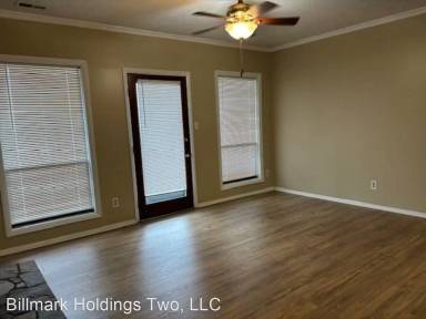 Main picture of 1882 Tryon Dr