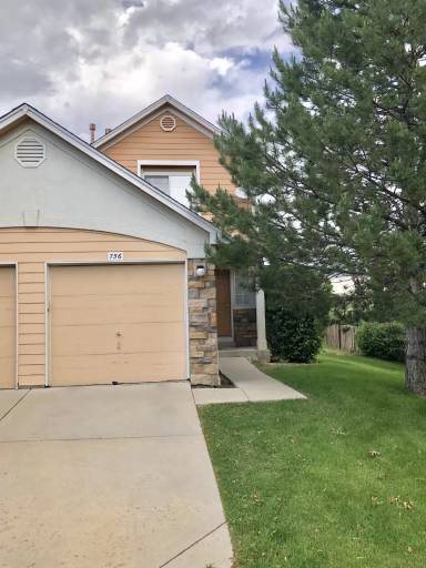 Main picture of 784 Gateway Cir