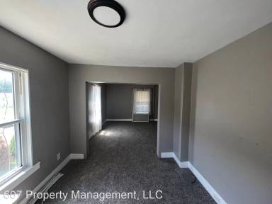 Main picture of 126 Oak Hill Ave