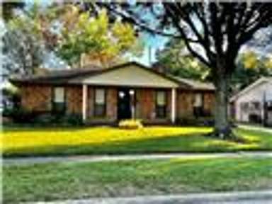 Main picture of 8215 Langdon Ln