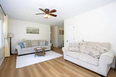 Main picture of 1720 W Hill Dr
