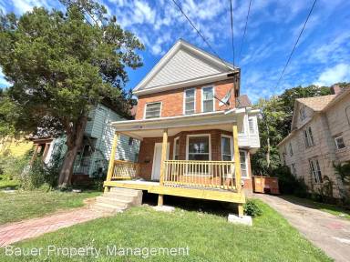 Main picture of 444 W 5th St