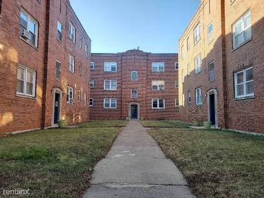 Main picture of 4208 South Michigan Avenue - 4210-3