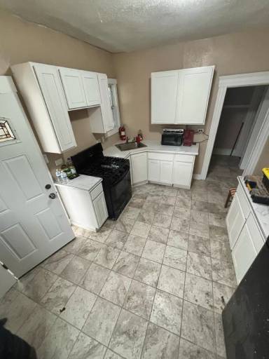 Main picture of 2289 E 93rd St