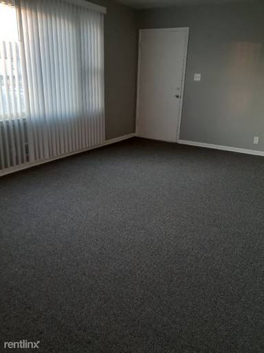 Main picture of 5876 N 68th St
