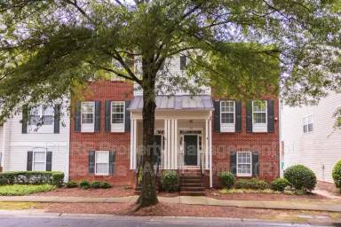 Main picture of 204 Village Square Dr