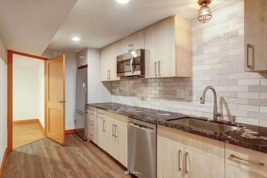 Main picture of 10015 31st Ave NE