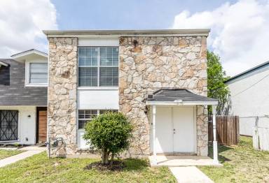 Main picture of 6621 Spring Hurst St