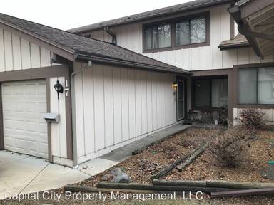 Main picture of 17 Redwood Ln