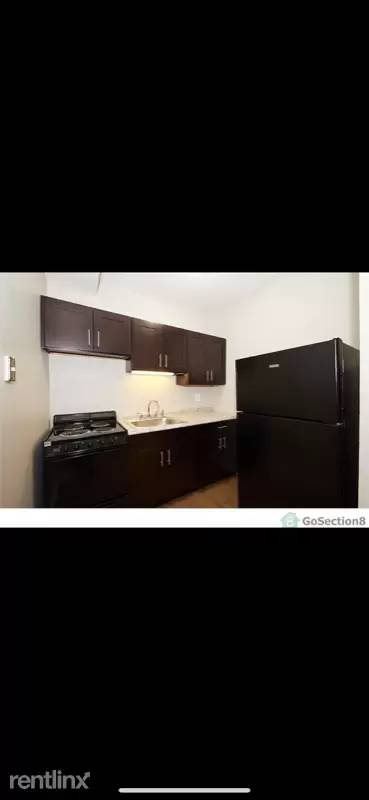 Main picture of 7048-50 S Merrill Ave
