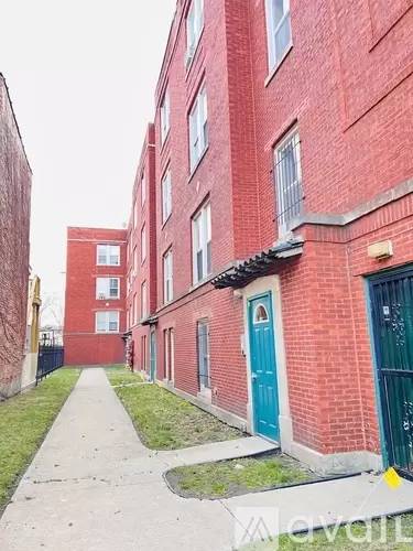 Main picture of 545 E 60th St