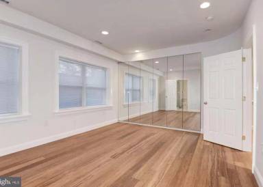Main picture of 4600 Kenmore Dr NW