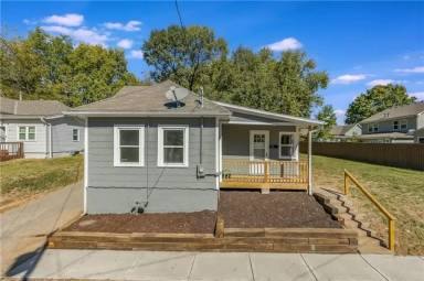 Main picture of 426 E Elm St