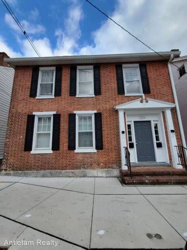 Main picture of 129 N Carlisle St