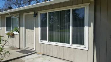 Main picture of 10910 NE 48th St