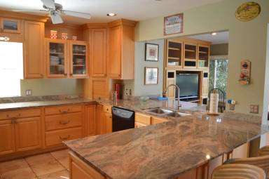 Main picture of 7540 Hollyridge Rd