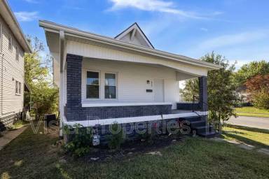 Main picture of 835 S 38th St