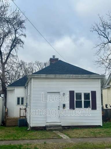 Main picture of 831 Meigs Ave