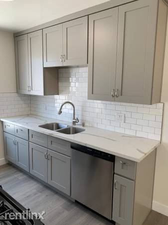 Main picture of 935 N Genesee Ave