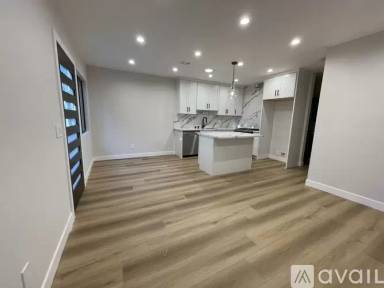 Main picture of 14612 Huston St