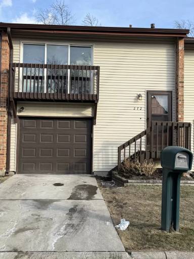 Main picture of 272 Old Elm Dr