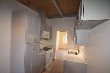 Main picture of 676 Broadway