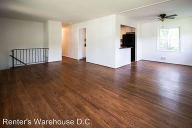 Main picture of 5400 Stratford Ln