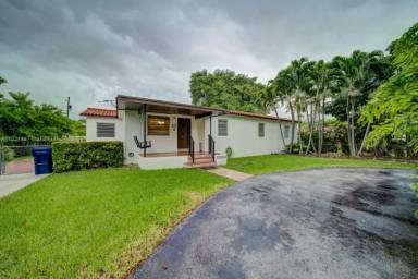 Main picture of 2725 SW 82nd Ave