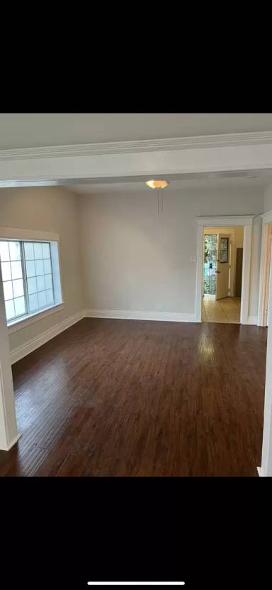Main picture of 2233 Eastlake Ave