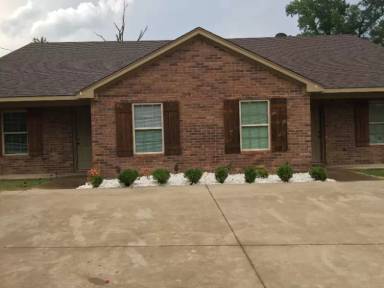 Main picture of 1210 W Cheryl St
